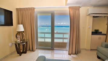 1 bedroom, premium bedding, in-room safe, laptop workspace