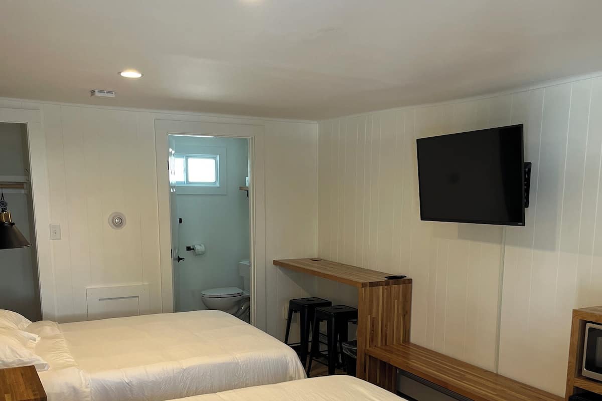 Standard Double Room | Iron/ironing board (on request), WiFi (free)