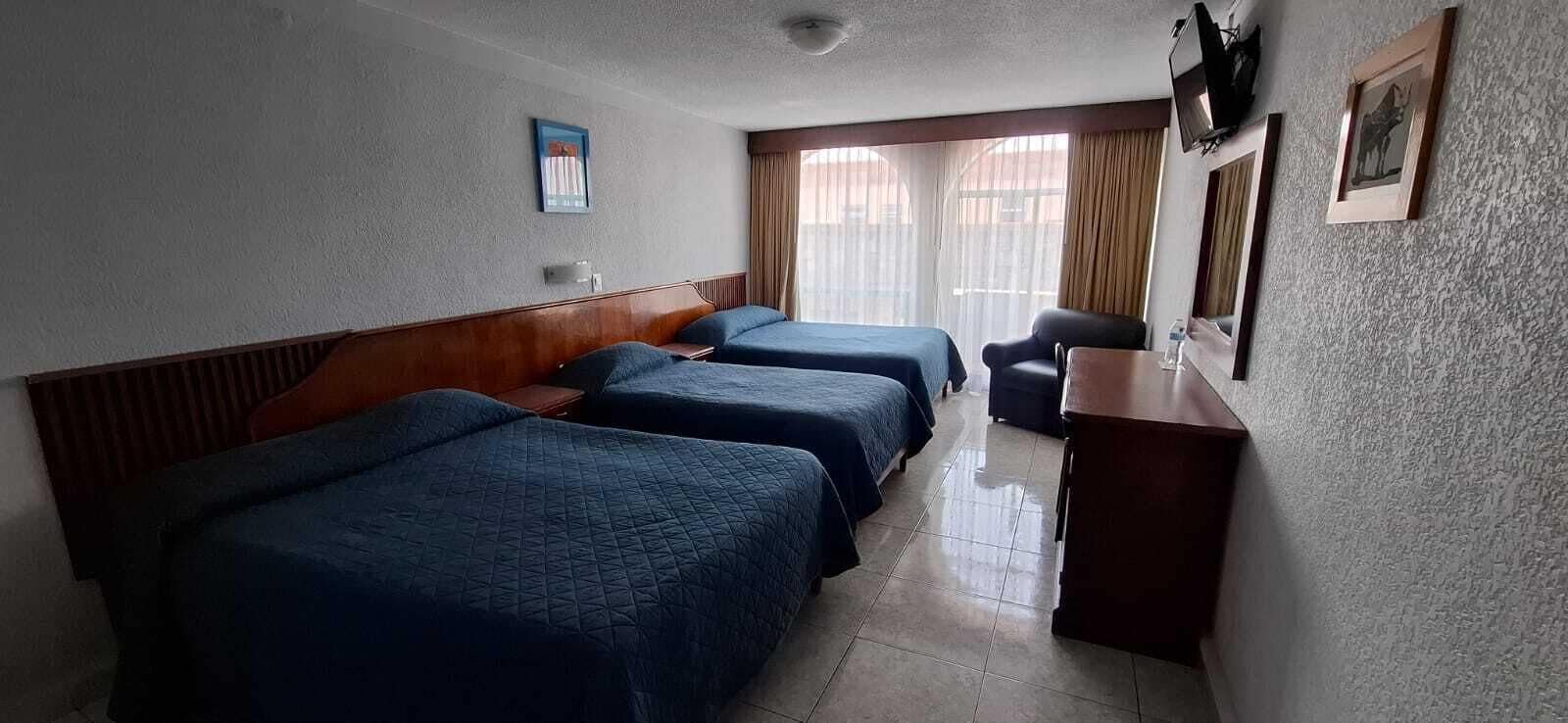 Classic Room | Laptop workspace, blackout curtains, iron/ironing board, free WiFi