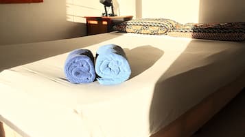 Standard Double Room | Free WiFi, bed sheets
