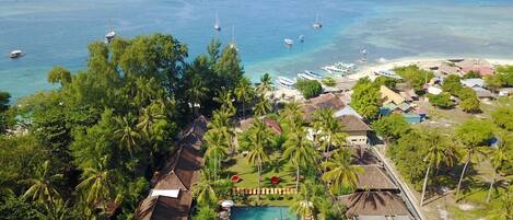 On the beach, white sand, scuba diving, beach bar
