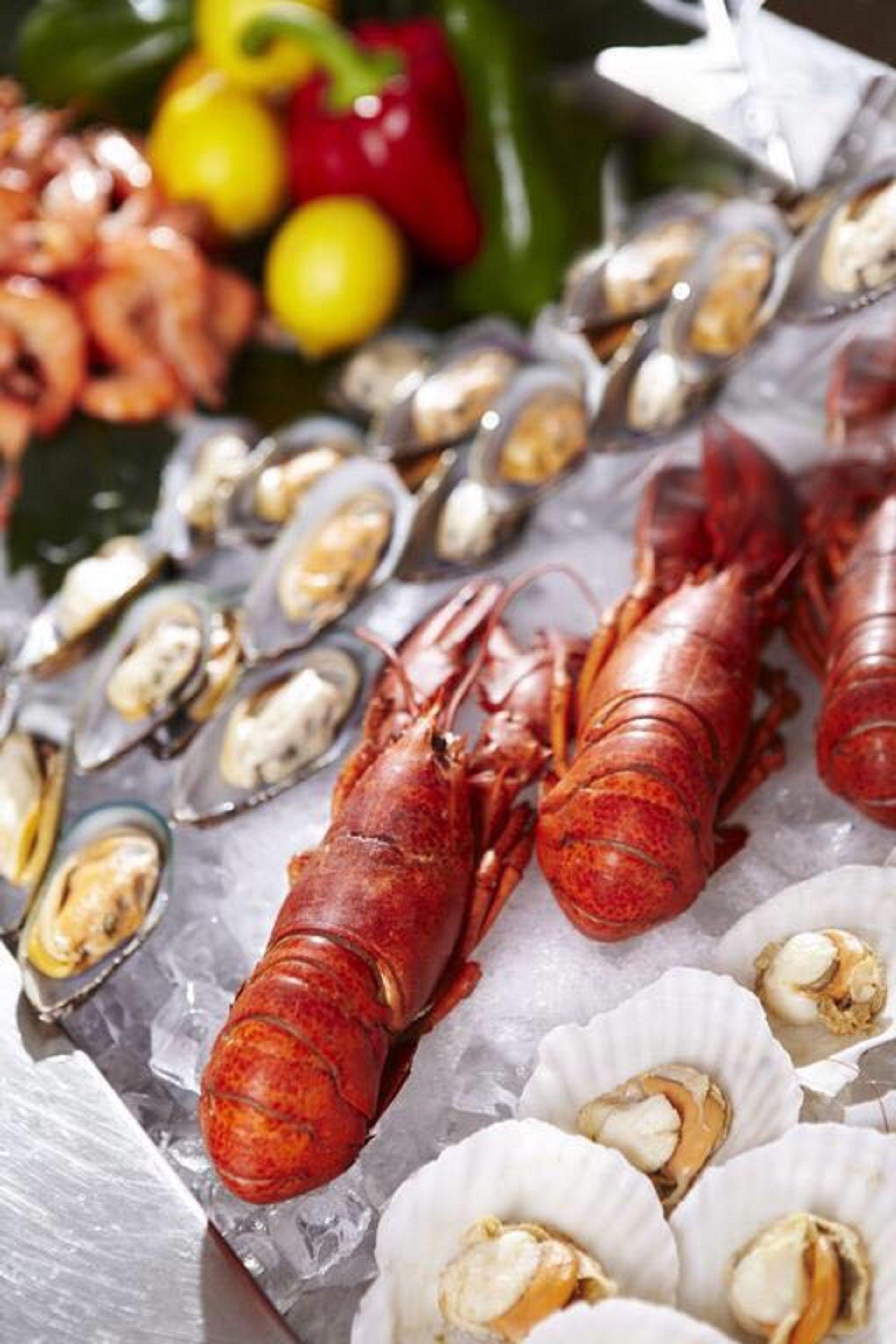 breakfast, lunch, dinner served; international cuisine