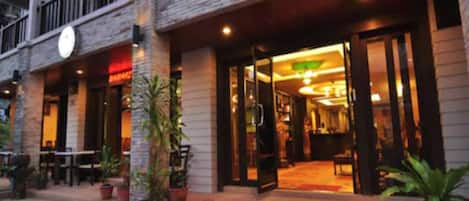 Pintu masuk properti