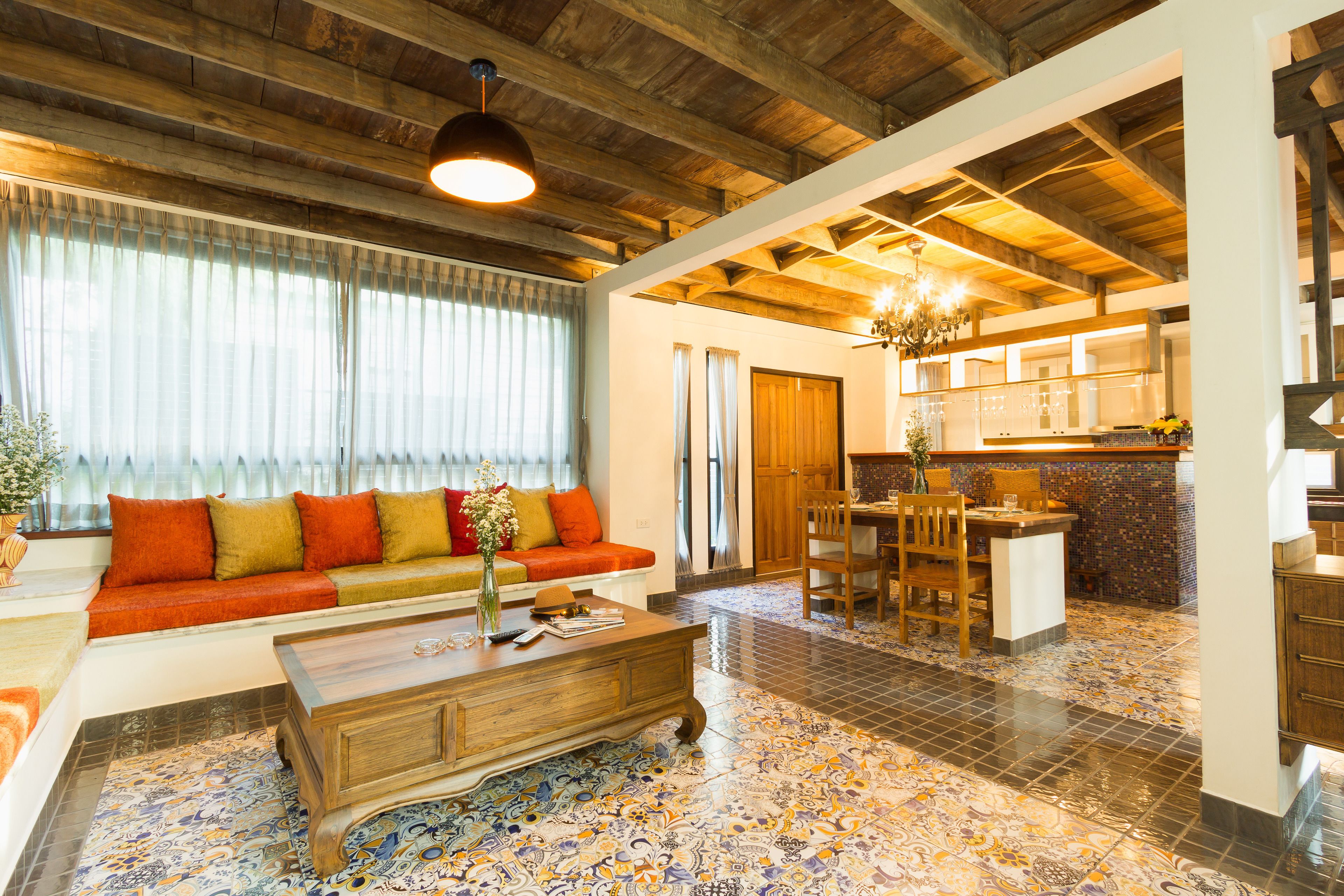 family house, 2 bedrooms, kitchen, courtyard area | living room