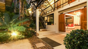Maison Familiale, 2 chambres, cuisine, cÎté cour intérieure | Terrasse/Patio
