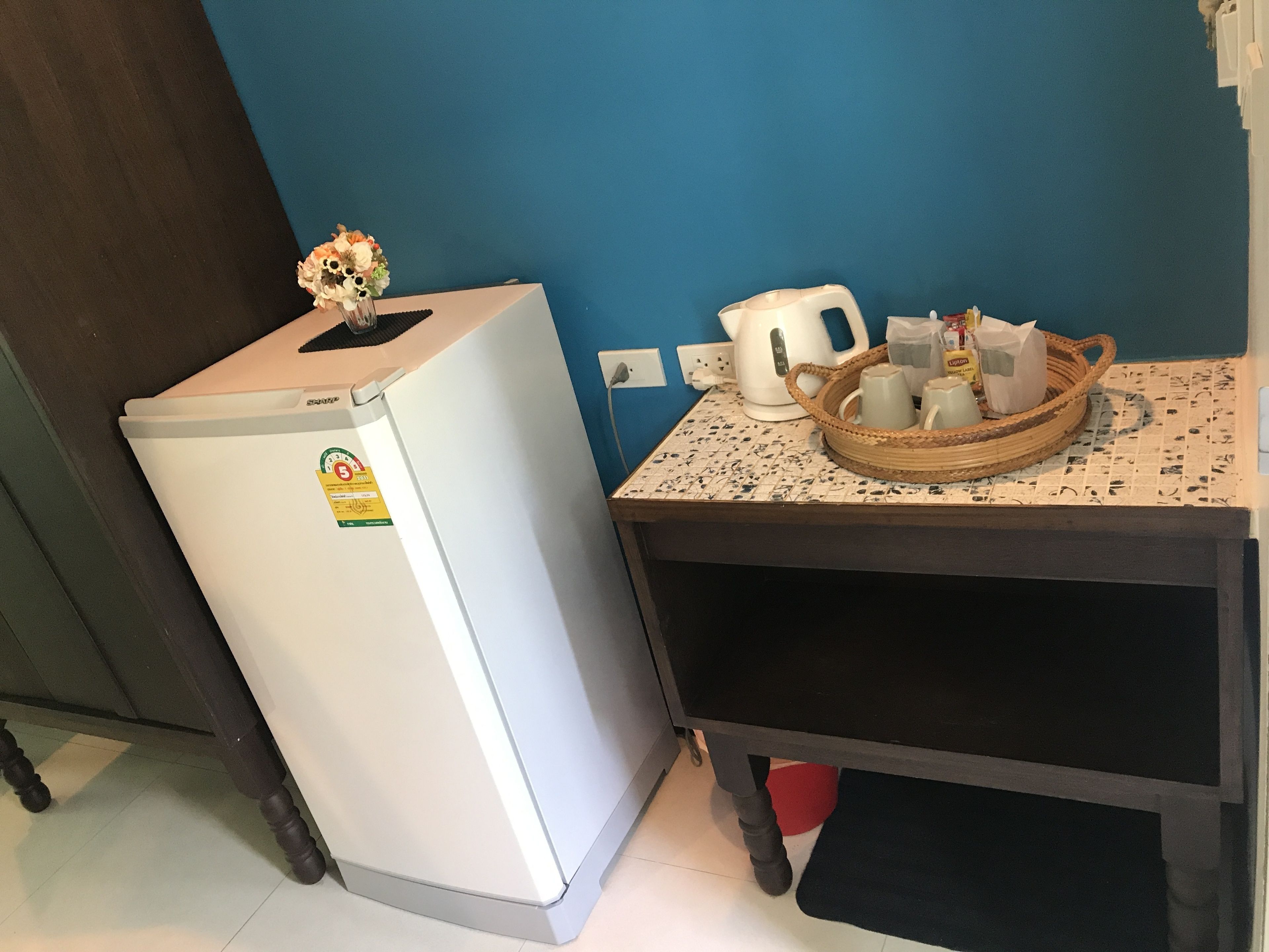 deluxe studio | 1 bedroom, in-room safe, desk, rollaway beds