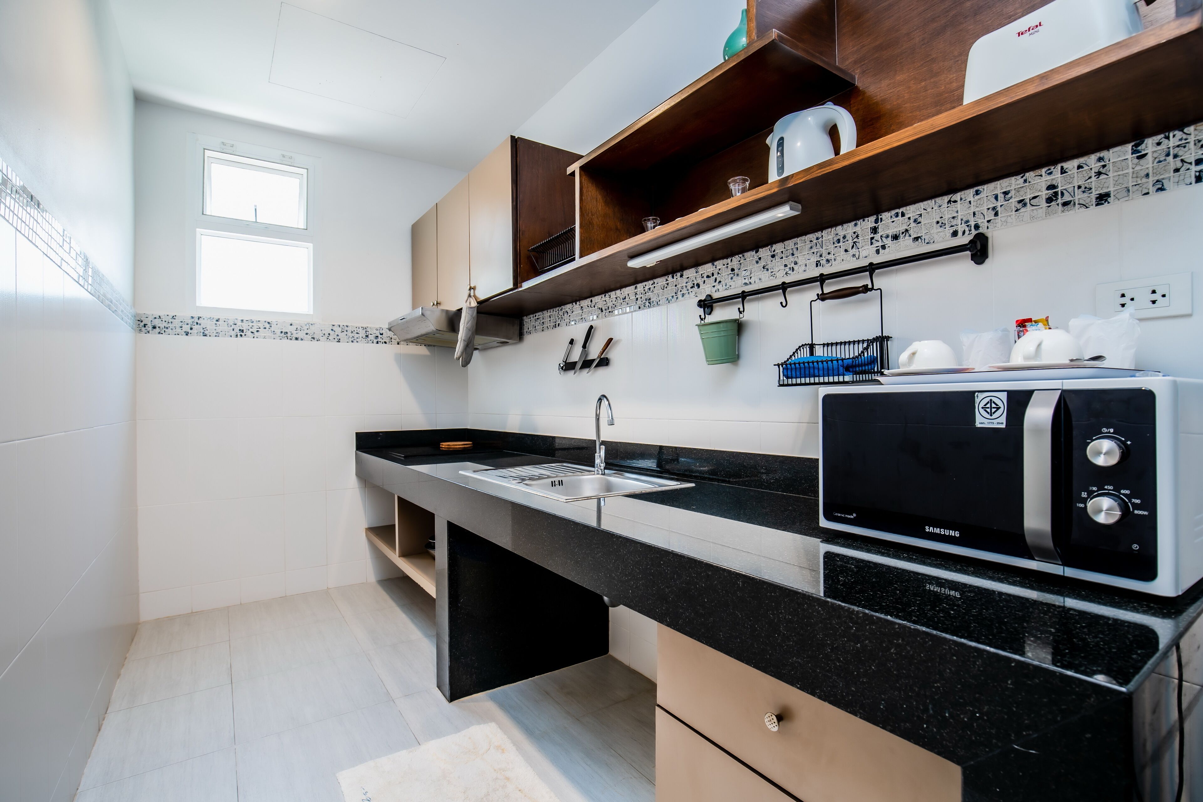 honeymoon studio suite | 1 bedroom, in-room safe, desk, rollaway beds