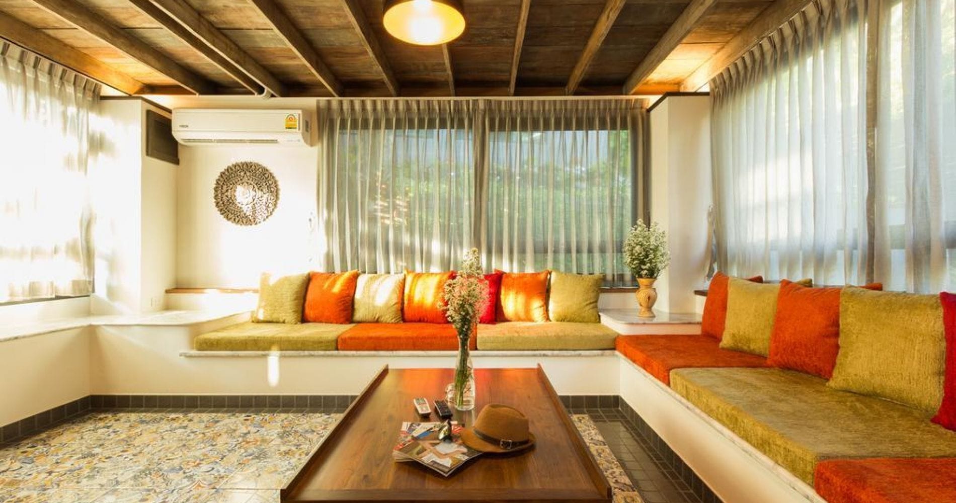 family house, 2 bedrooms, kitchen, courtyard area | living room