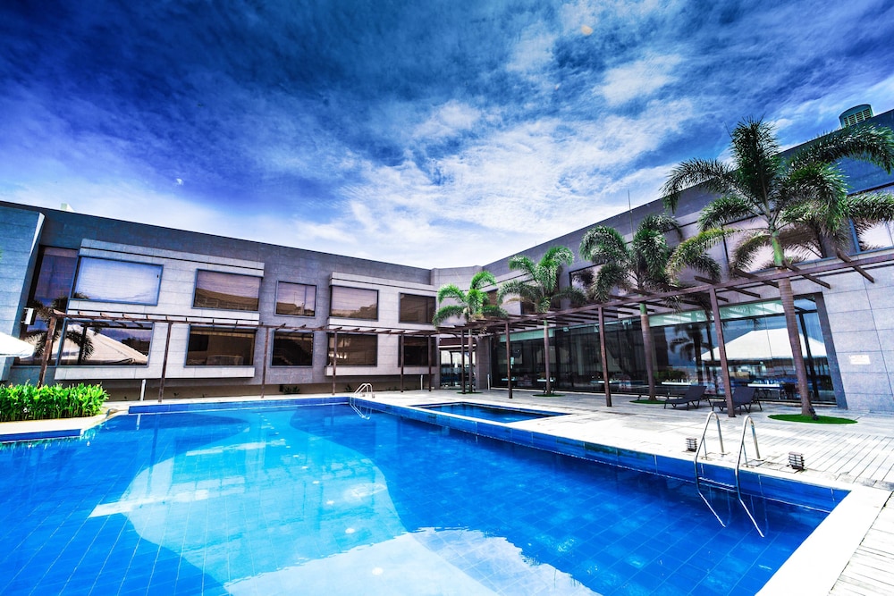 The Gold Beach Resort image