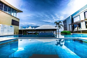 Outdoor pool, open 8:00 AM to 7:30 PM, sun loungers, lifeguards on site - The Gold Beach Resort (Daman)