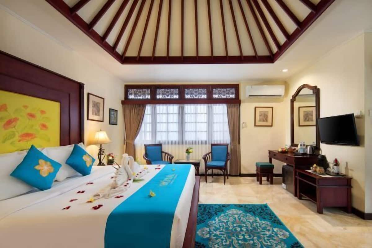 In-room safe, desk, soundproofing, iron/ironing board