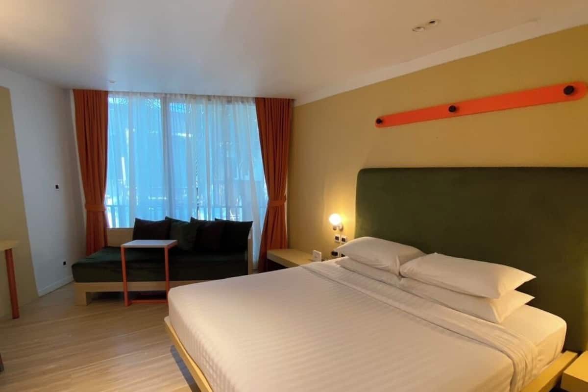 Superior Room | 1 bedroom, in-room safe, desk, blackout drapes