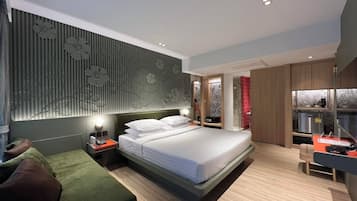 Deluxe Luxury | In-room safe, desk, blackout curtains, soundproofing