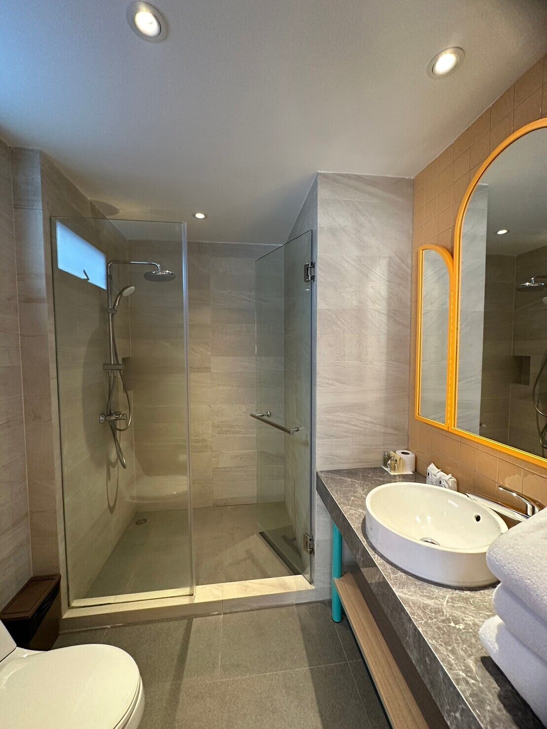luxury double room, resort view | bathroom | free toiletries, hair dryer, bidet, towels