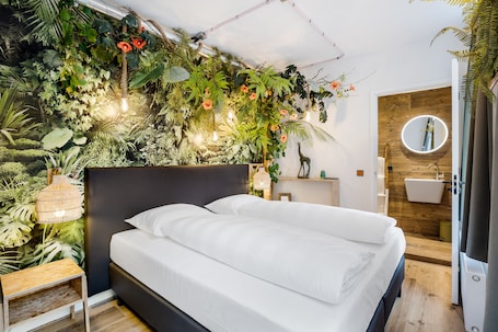 City Double Room | 1 bedroom, individually decorated, individually furnished