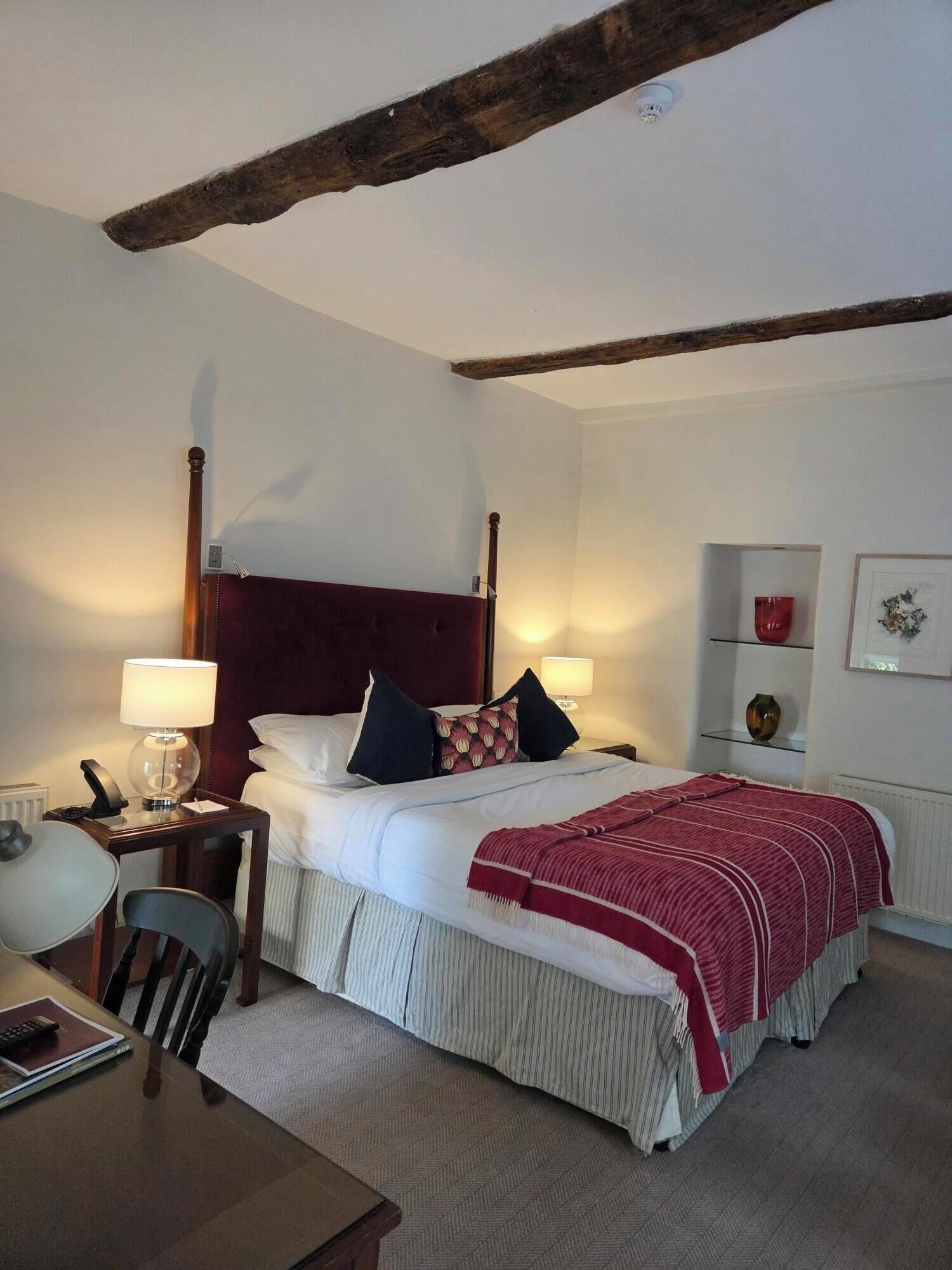 Cottage (Double Room) | Coffres-forts dans les chambres, bureau, rideaux occultants