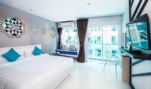 Phòng đôi Deluxe | Két bảo mật tại phòng, bàn, màn/rèm cản sáng, bàn ủi/dụng cụ ủi quần áo 