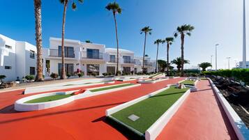 Mini-golf
