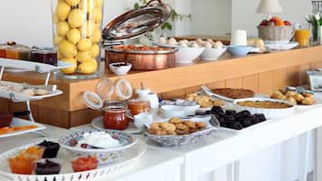 Free daily local cuisine breakfast