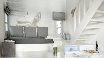 Junior Suite, Garden View | Premium bedding, pillowtop beds, minibar, in-room safe