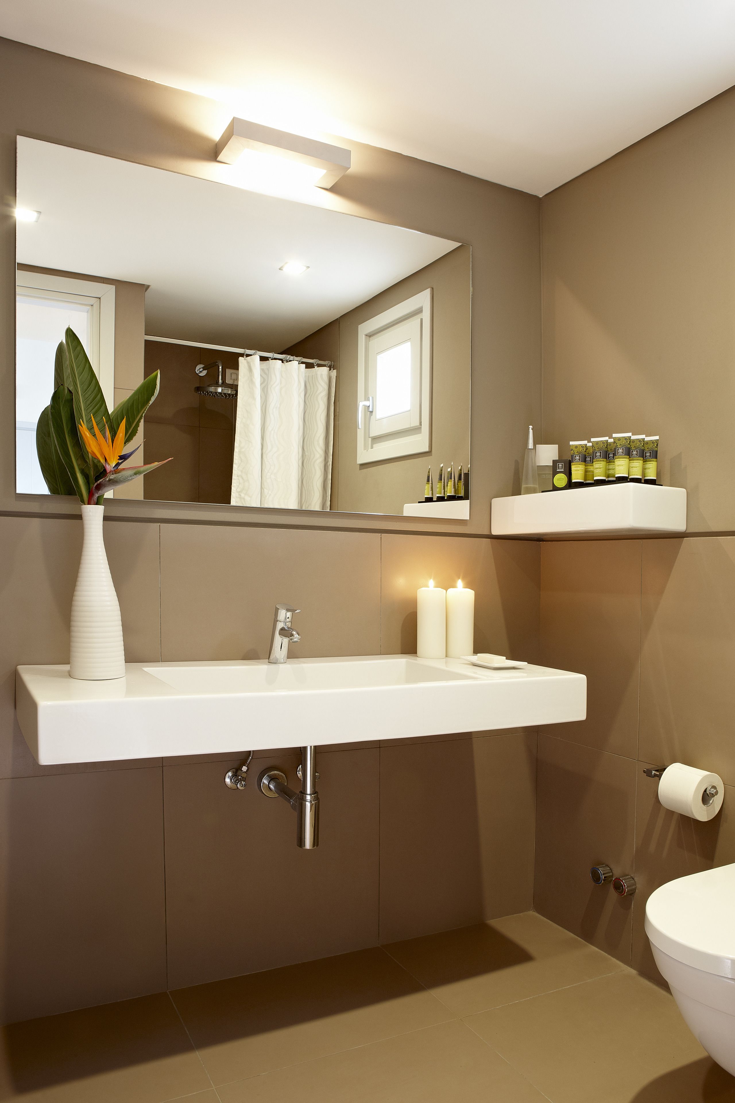 family room, sea view | bathroom | shower, rainfall showerhead, designer toiletries, hair dryer