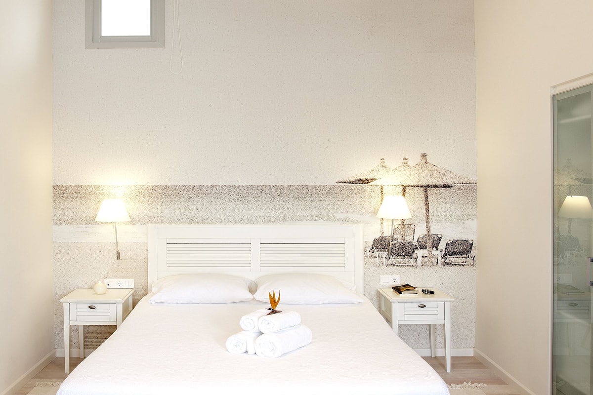 superior room, sea view | premium bedding, pillow-top beds, minibar, in-room safe