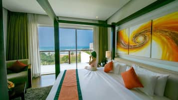 Deluxe Suite | 1 bedroom, premium bedding, in-room safe, iron/ironing board