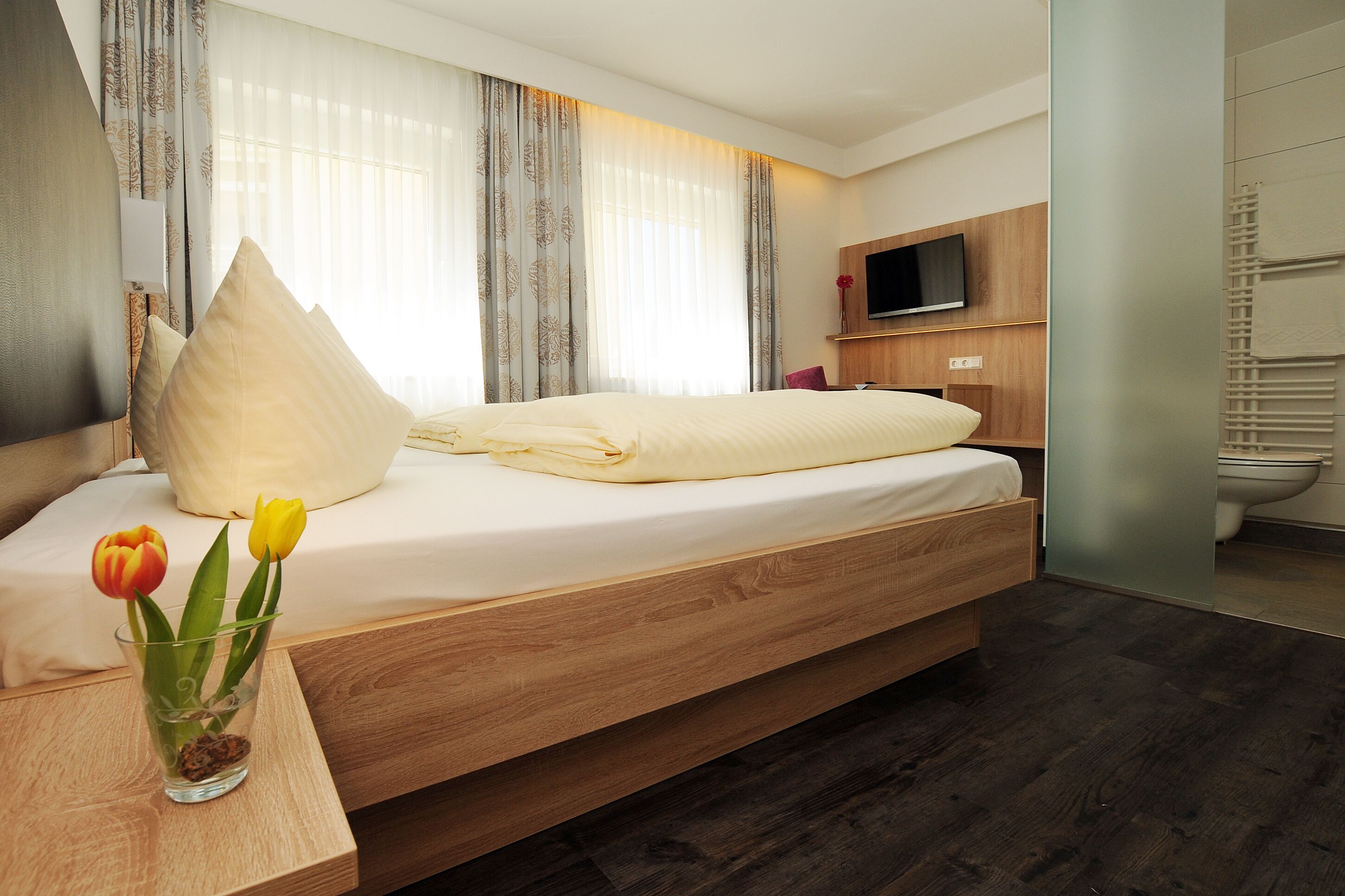 cots/infant beds, free wifi, bed sheets