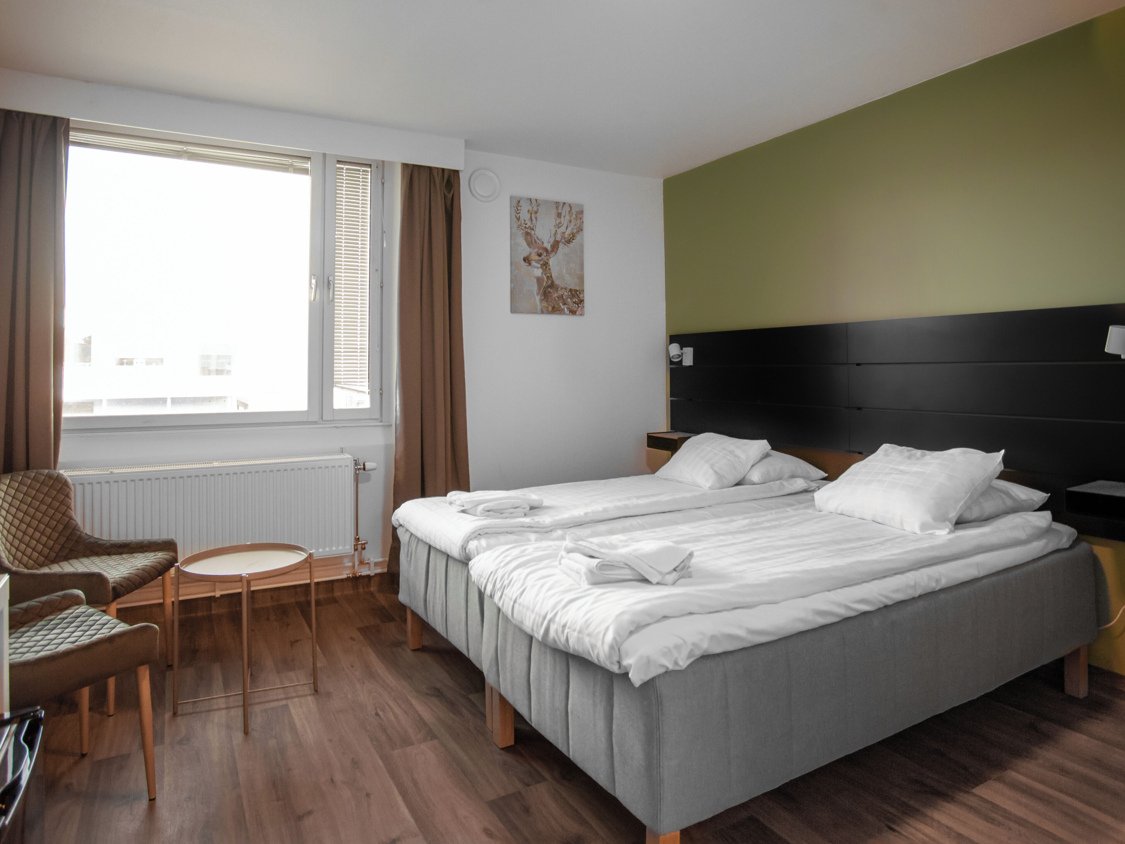 Wifi gratis y ropa de cama 