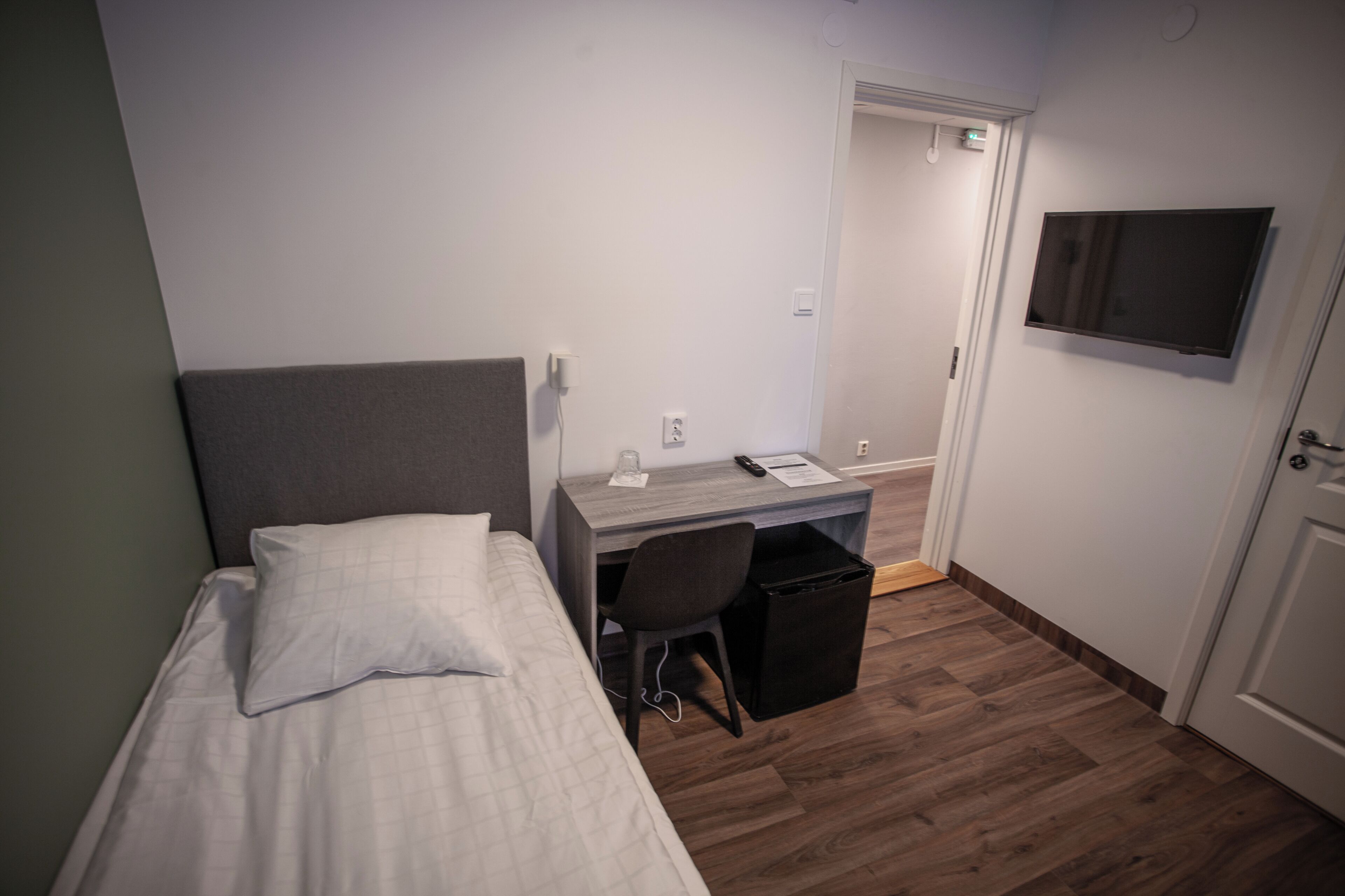 واي فاي مجانًا وملاءات أسرّة