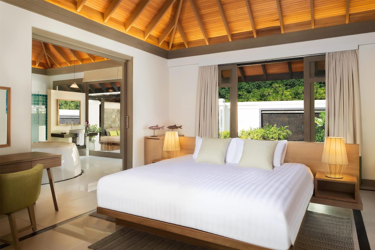 1 habitación, ropa de cama de alta calidad, cubrecamas y minibar