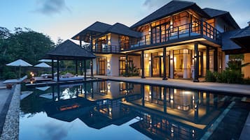 3 Bedroom Island Pool Residence I Complimentary Seaplane for 5 nights I One Premium Experience | Private pool