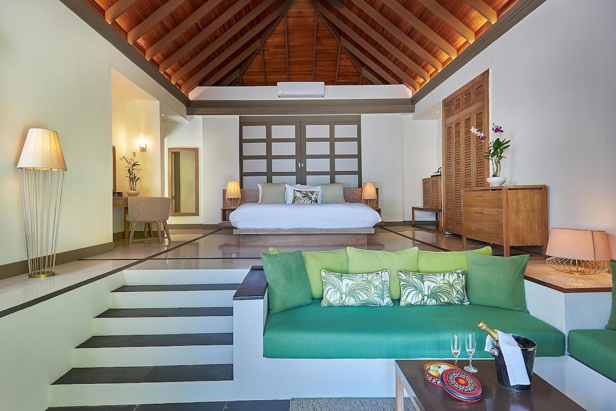 1 habitación, ropa de cama de alta calidad, cubrecamas y minibar