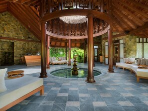 Couples treatment room(s), sauna, steam room, body treatments