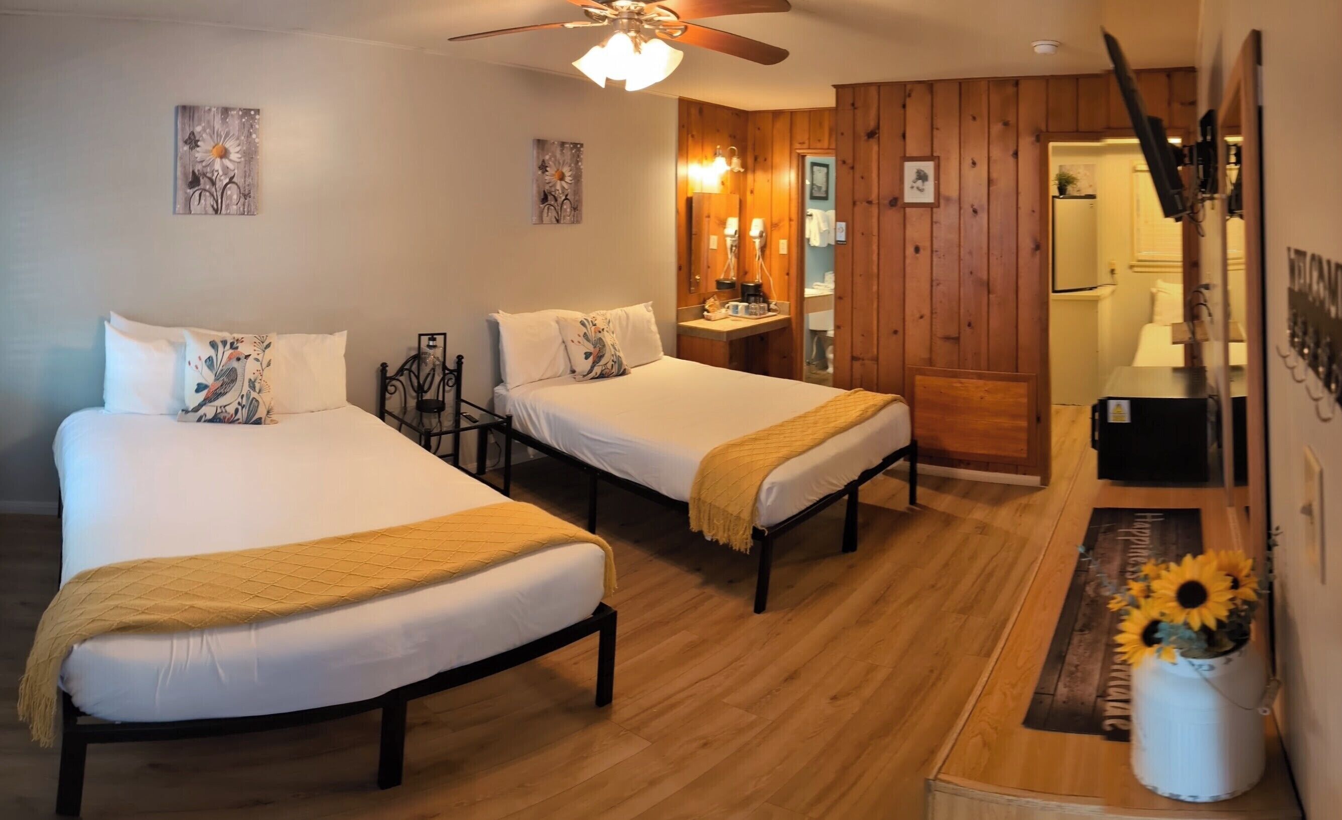 Familienzimmer, Mehrere Betten | Hochwertige Bettwaren, Tempur-Pedic-Betten, Schreibtisch