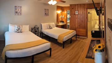 Family Room, Multiple Beds