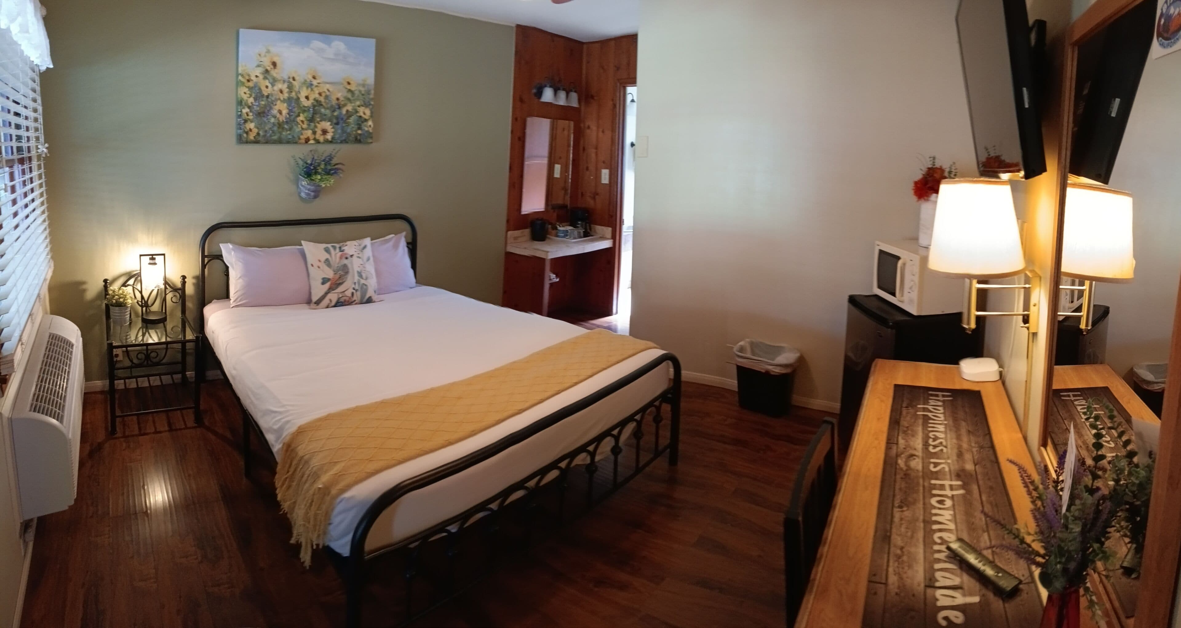 Zimmer, 1 Queen-Bett | Hochwertige Bettwaren, Tempur-Pedic-Betten, Schreibtisch