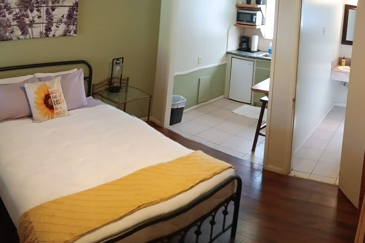 Zimmer, 1 Queen-Bett, Kochnische