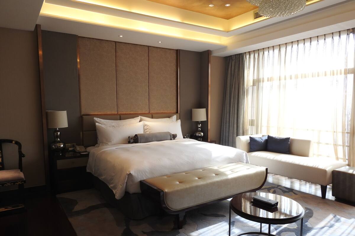 Minibar, in-room safe, desk, iron/ironing board