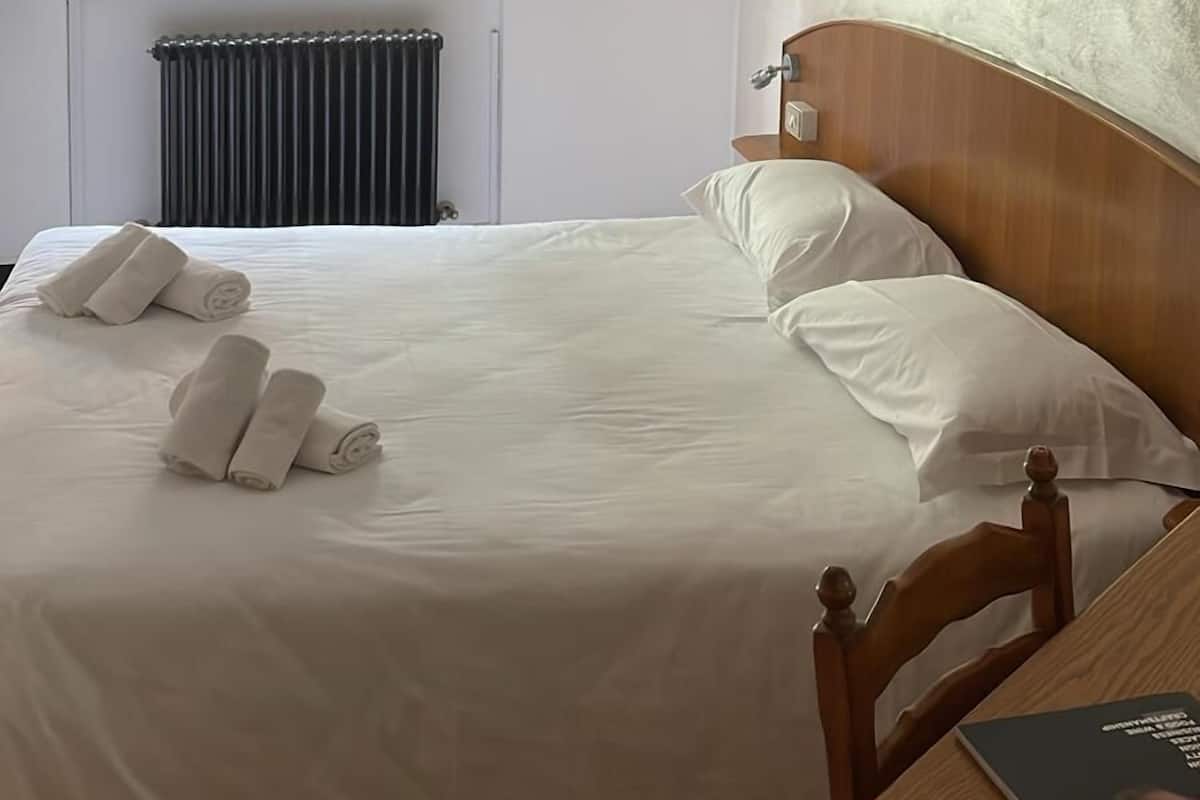 Caja de seguridad en la habitación, escritorio y wifi gratis