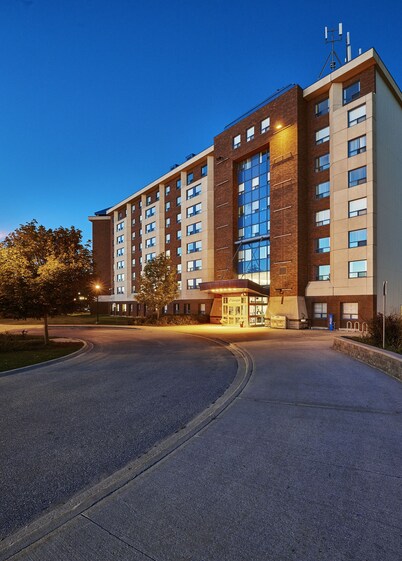 Residence & Conference Centre - Barrie