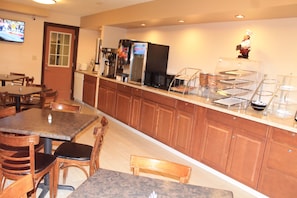 Free daily continental breakfast