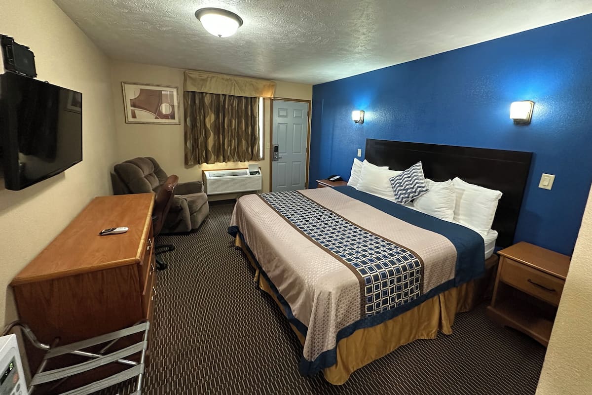 Free WiFi, bed sheets