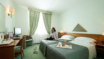 Twin Room, Non Smoking | Premium bedding, minibar, in-room safe, desk