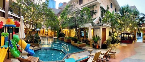 Indoor pool, pool loungers