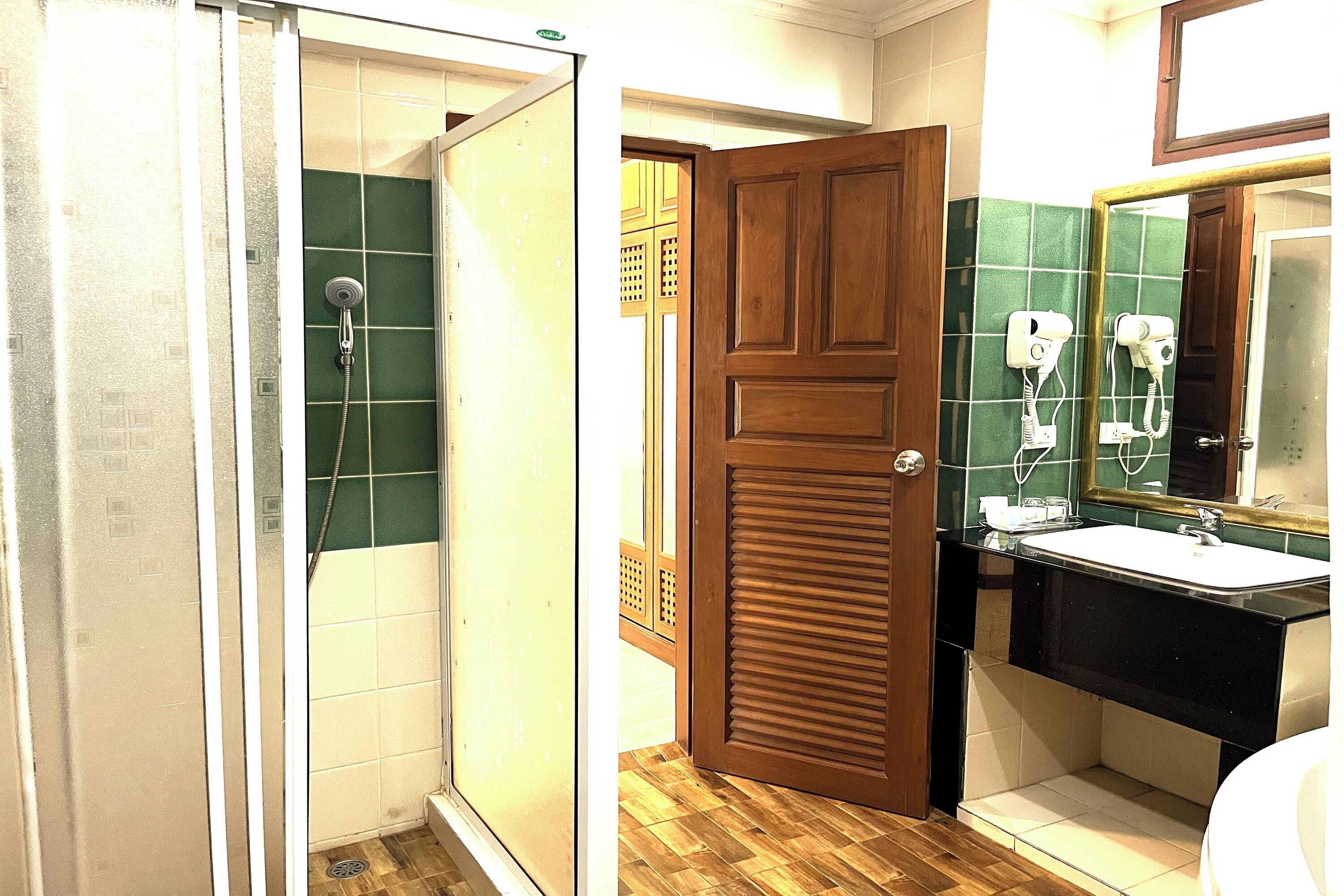 Photo - Aiyaree Place Hotel SHA PLUS