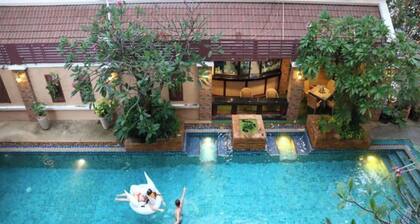 Aiyaree Place Hotel