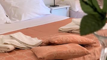 Family Room, 2 Bedrooms, for 5 people | Minibar, cots/infant beds, bed sheets