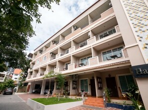 Exterior detail - Harmony Inn (Pattaya)