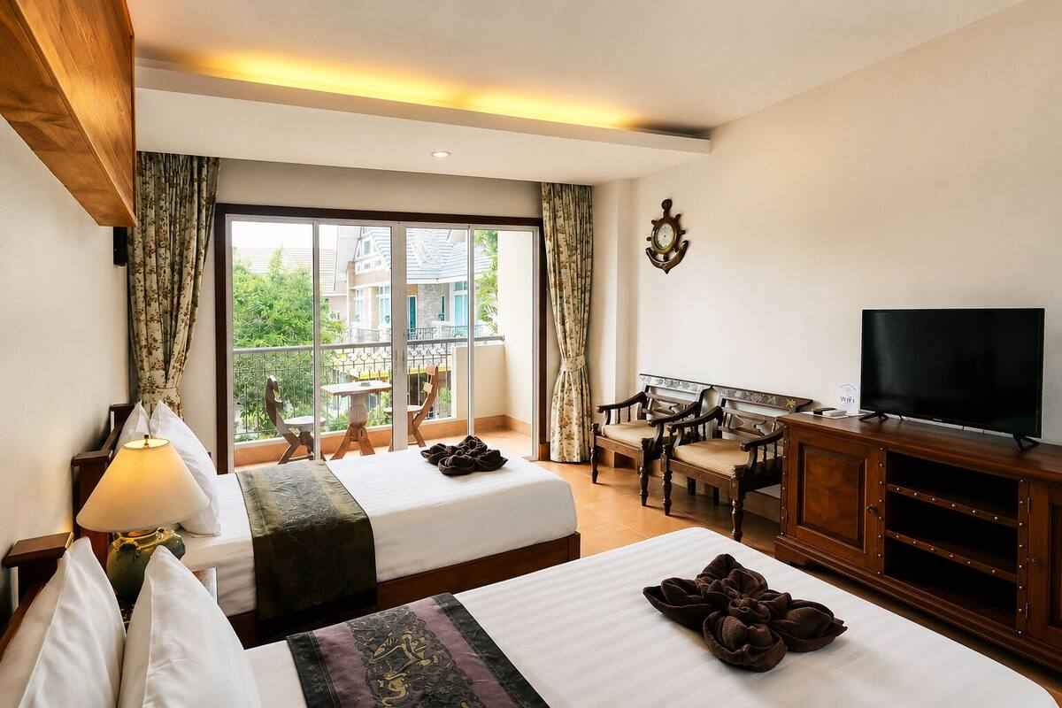 Deluxe Triple Room | In-room safe, desk, blackout drapes, cribs (surcharge)